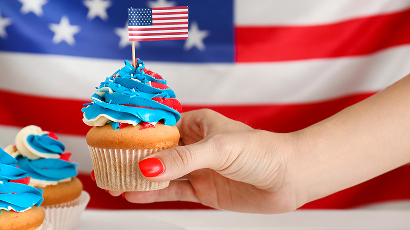 cupcake with usa flag