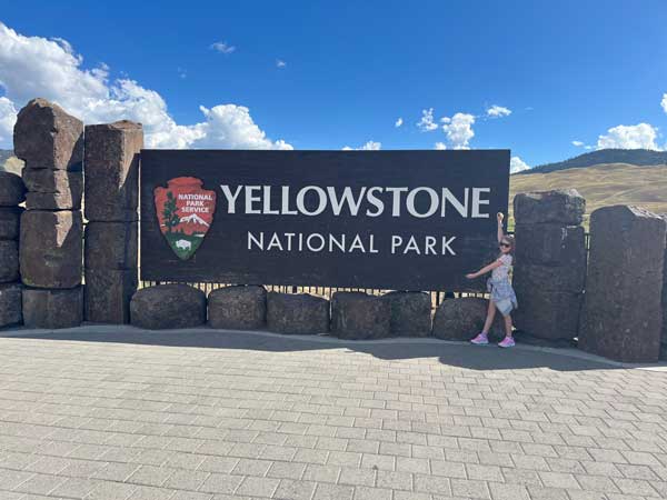 Yellowstone national park sign 