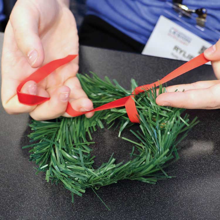 Try this wreath craft project with your Juniors group