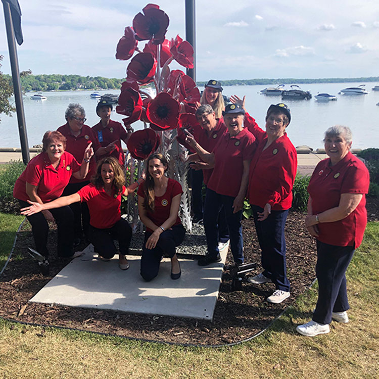 Wisconsin poppy sculpture honors veterans